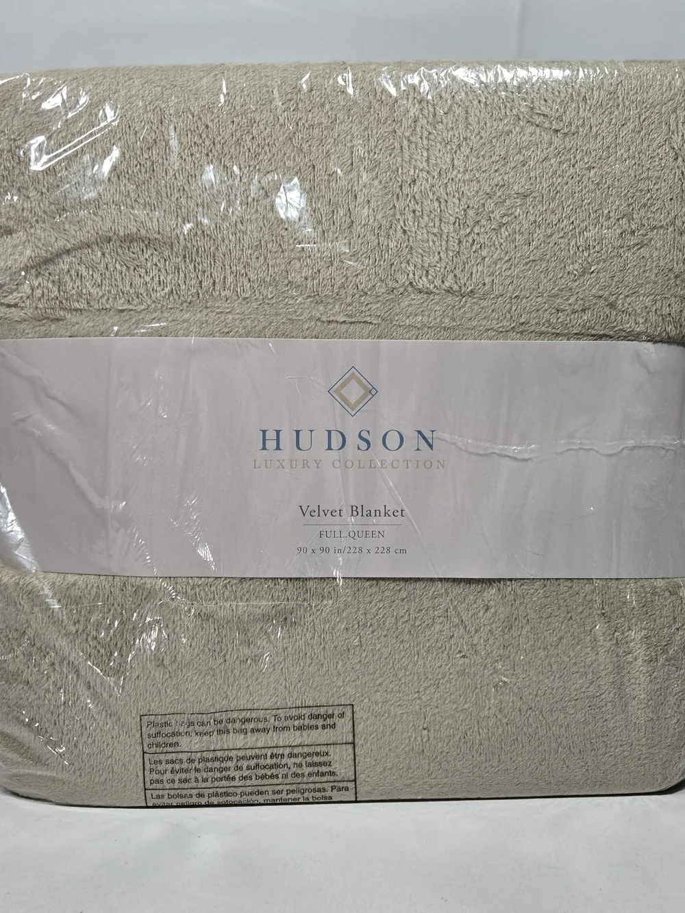 NEW Hudson Luxury Velvet Blanket Full Queen Size 90x90 Beige